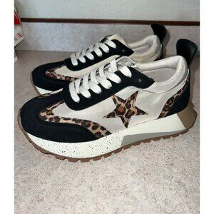 Very G Leopard Print Womens Sneakers Size 8.5 With Star Detail & Chunky Sole Bei